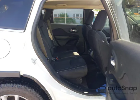 2016 Jeep Cherokee Latitude z USA, uszkodzony, nr VIN 1C4PJMCB7GW371955